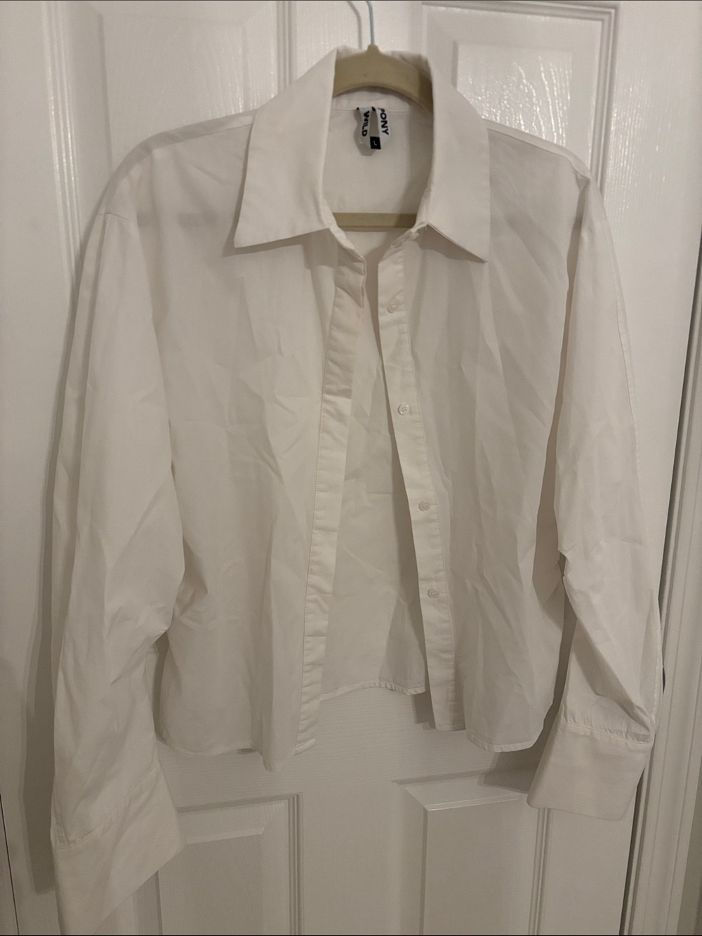 Wild Pony White Women’s Long-Sleeve Dress Shirt with Point Collar